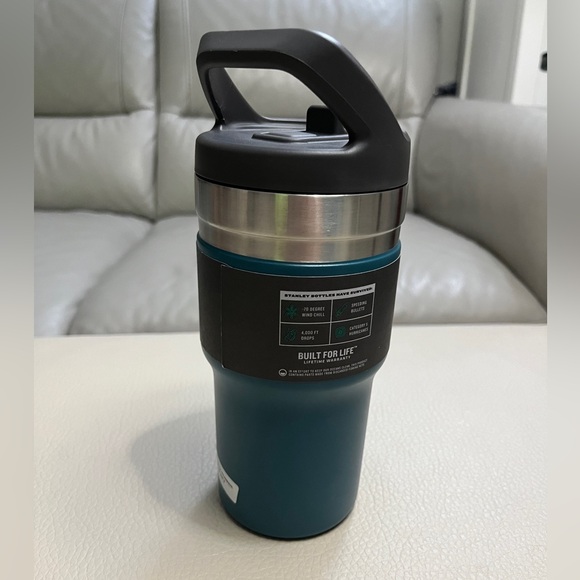 NWT - Stanley The Iceflow Flip Straw Tumbler 20oz/0.59L 7hrs Cold 35hrs Iced - Picture 2 of 7